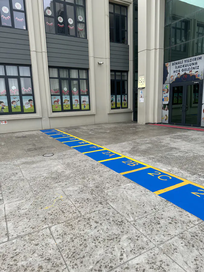 Öğrenci Bekleme Alanı Çizgileri