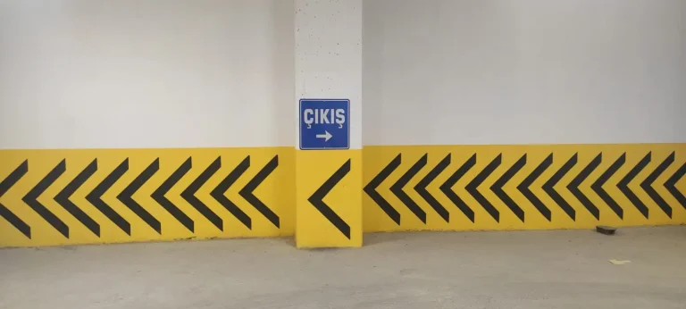 Kapalı Otopark Trafik Akış Yönlendirme Çizgileri