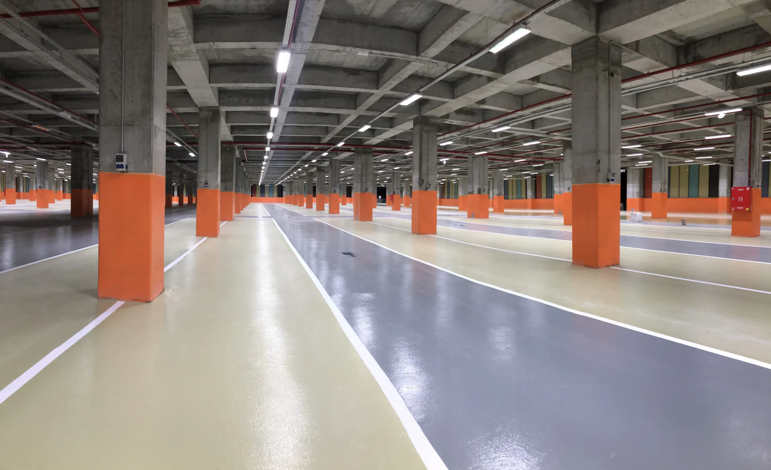 Fabrika ve Lojistik İçin Dayanıklı Epoksi Zeminler