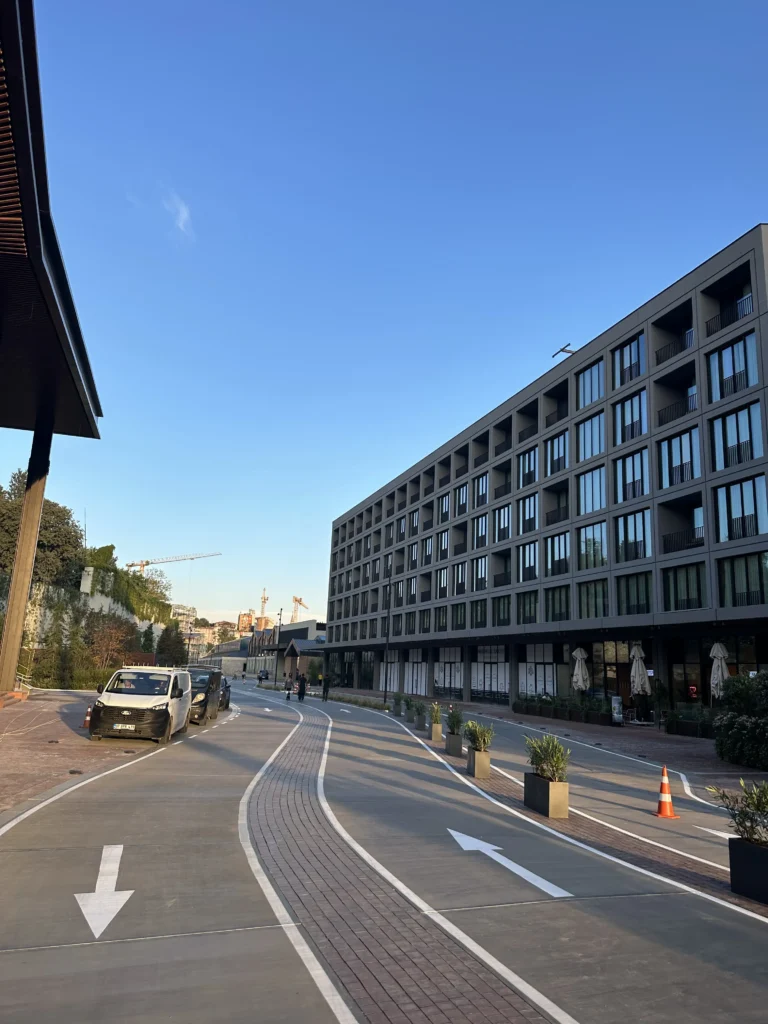 Açık Otopark Trafik Akış Yönlendirme