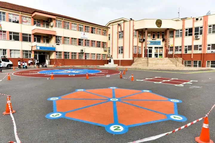 Oyun Alanları ve Parkur Çizgileri Boyama