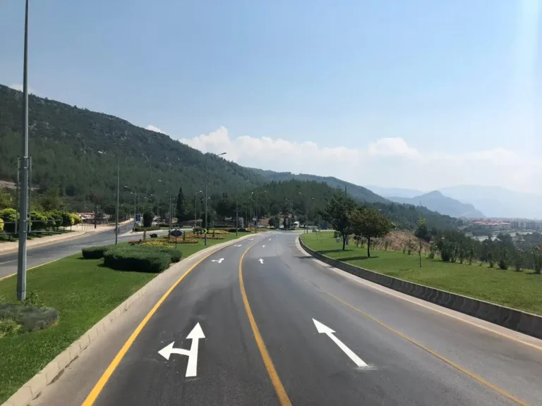 Asfalt Yol Çizgi ve Şerit Boya Uygulamaları