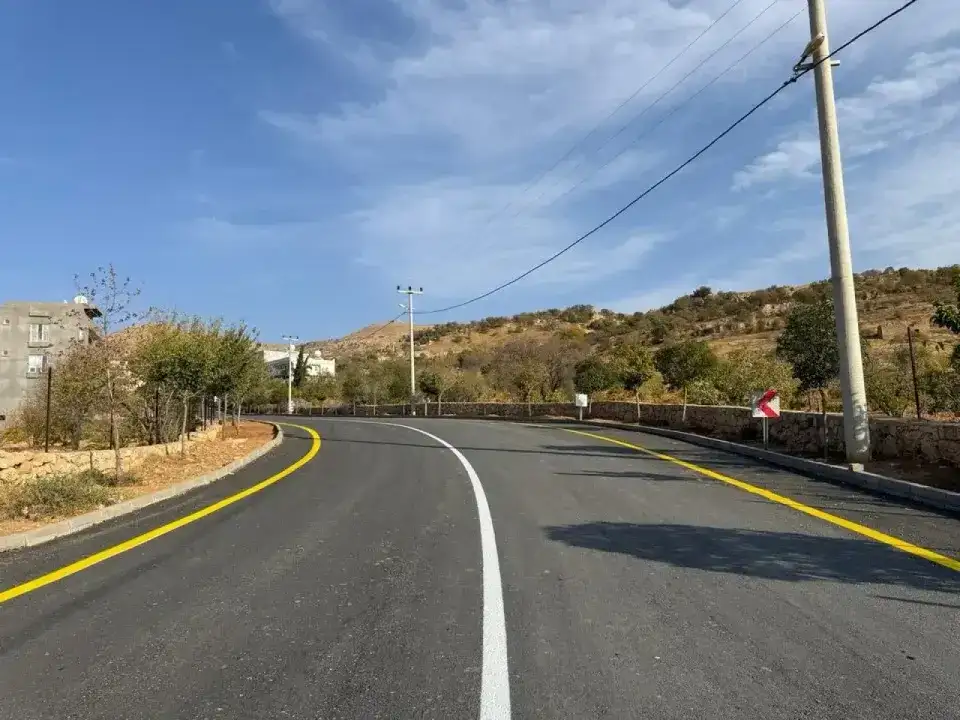 Asfalt Yol Çizgi ve Şerit Boya Uygulamaları