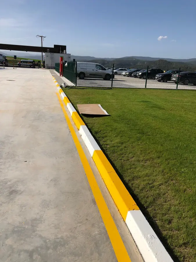 Bordür Taşı Boyama ve Refüj Çizgi Uygulamaları