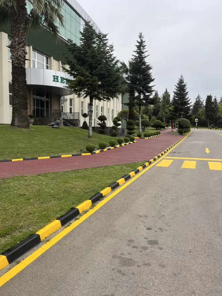 Bordür Taşı Boyama ve Refüj Çizgi Uygulamaları