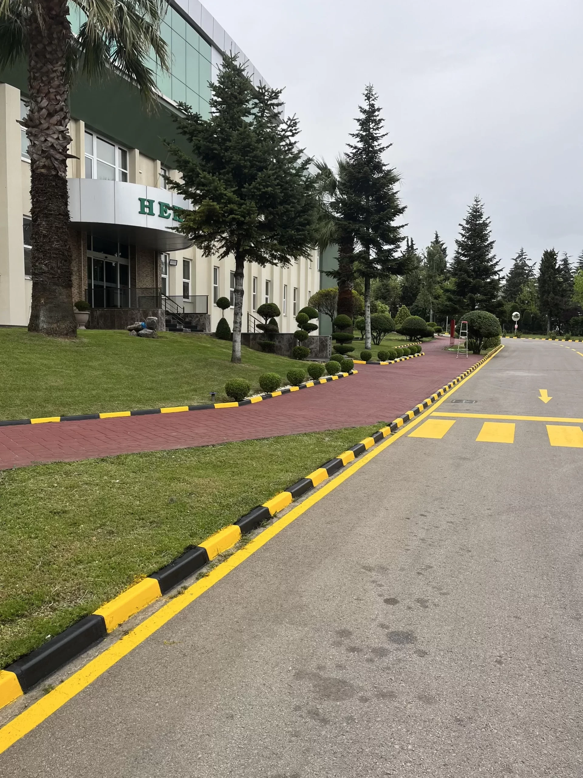 Bordür Taşı Boyama ve Refüj Çizgi Uygulamaları