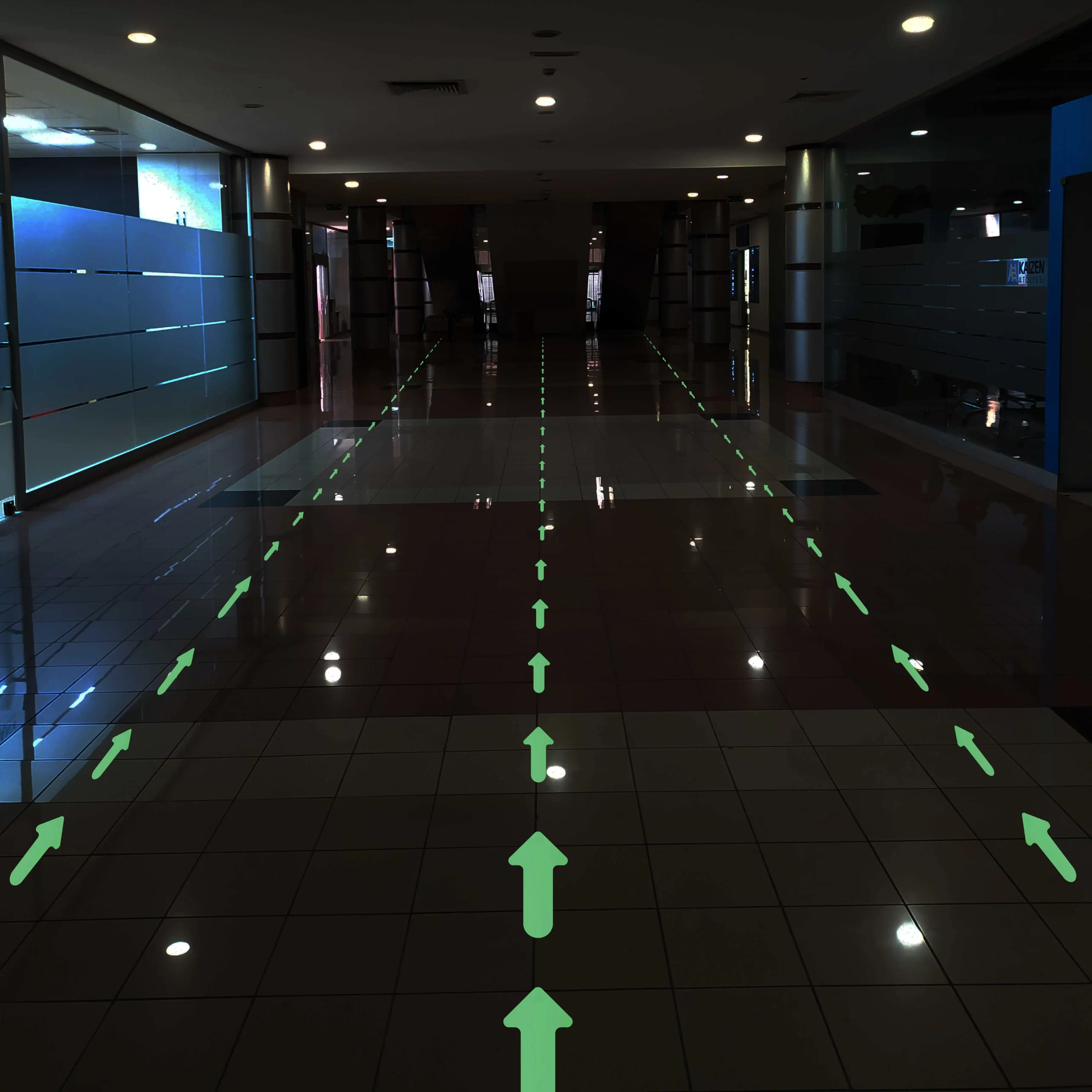 Fosforlu Fabrika Yol Çizgileri